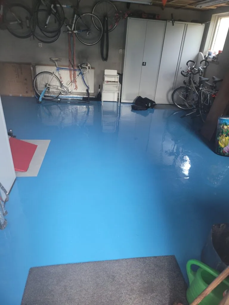 Epoxy gietvloer in een garage